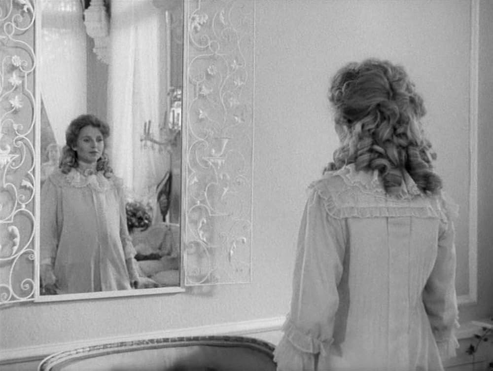 エフィ・ブリーストの画像