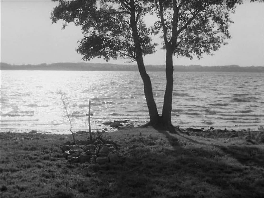 エフィ・ブリーストの画像