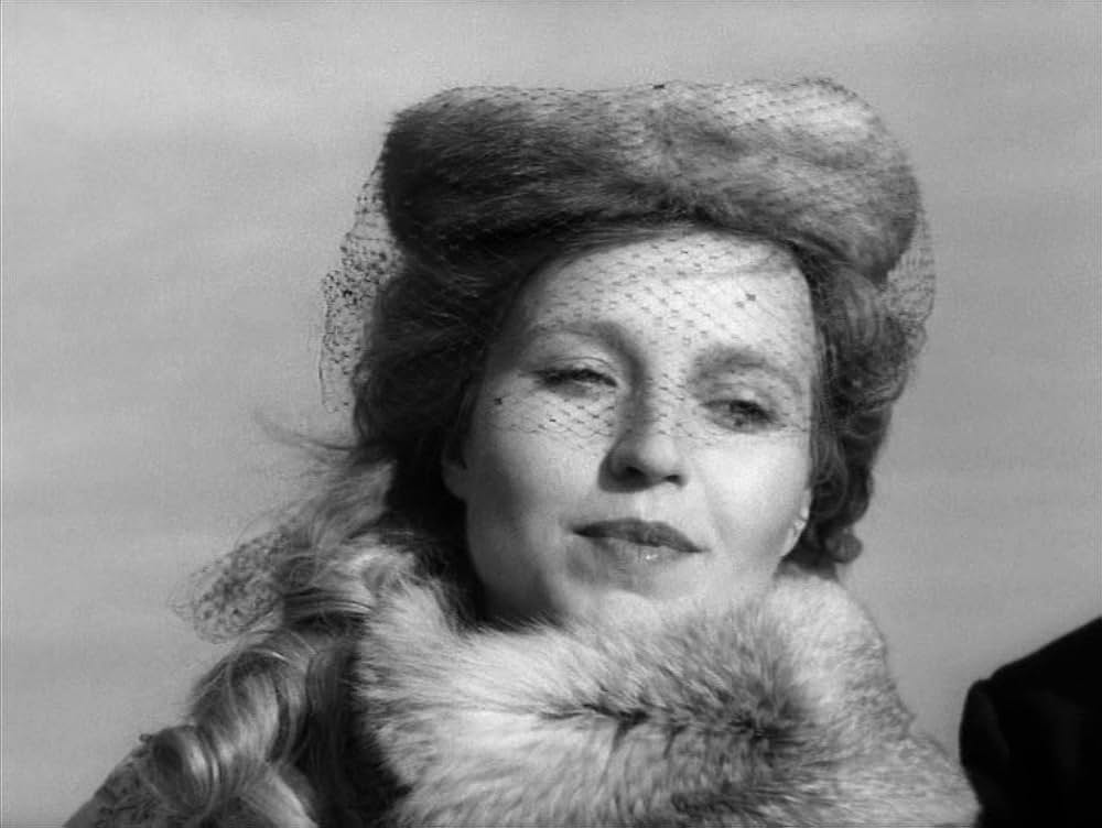 エフィ・ブリーストの画像