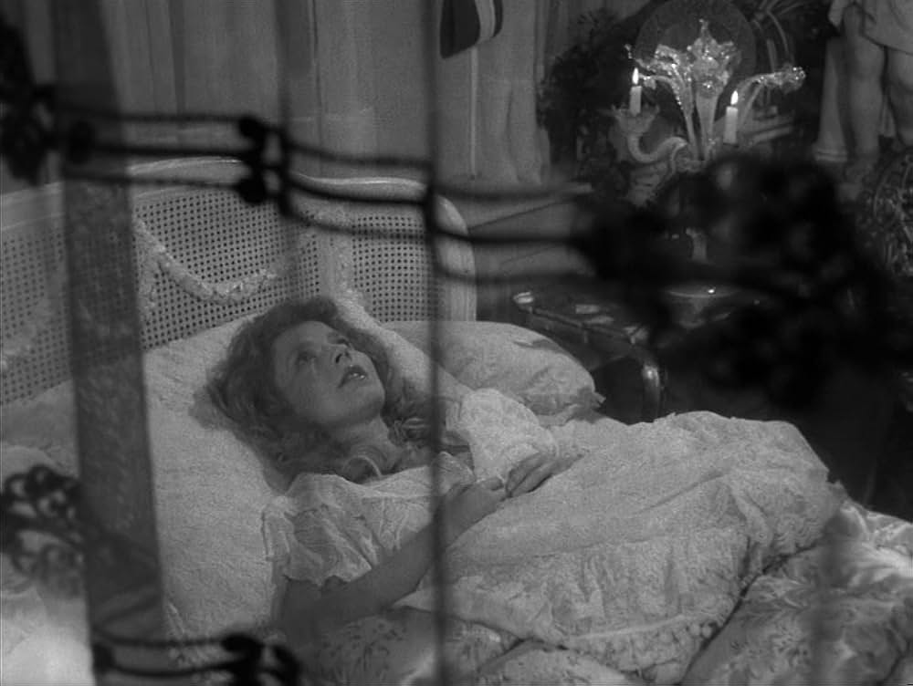 エフィ・ブリーストの画像