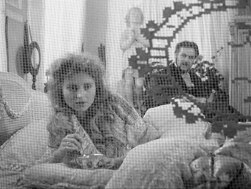 エフィ・ブリーストの画像