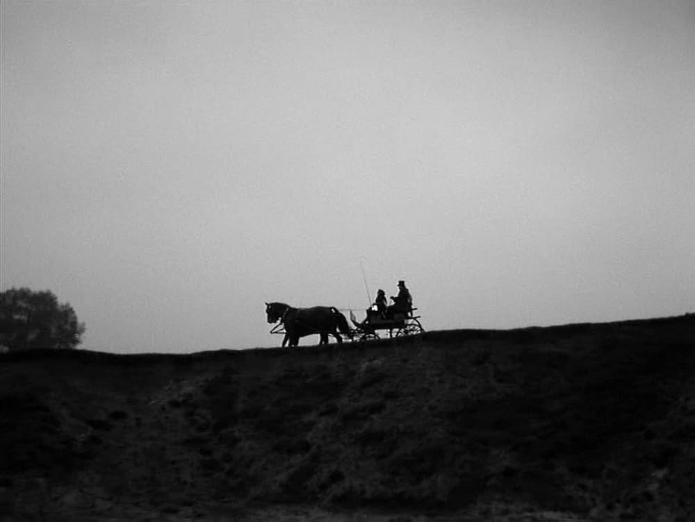 エフィ・ブリーストの画像