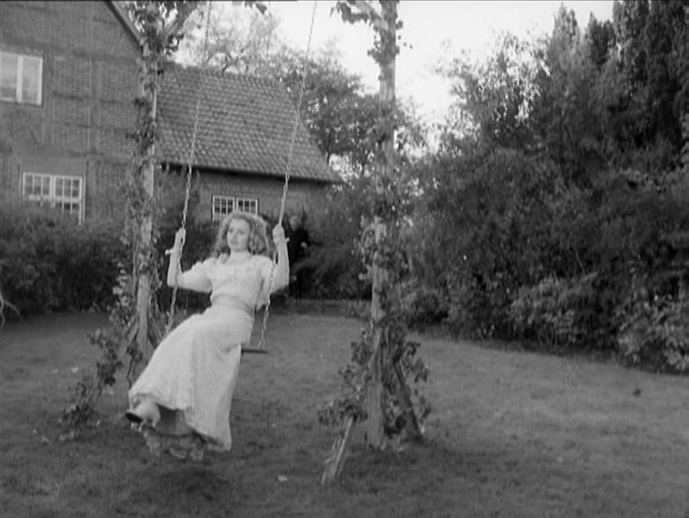 エフィ・ブリーストの画像