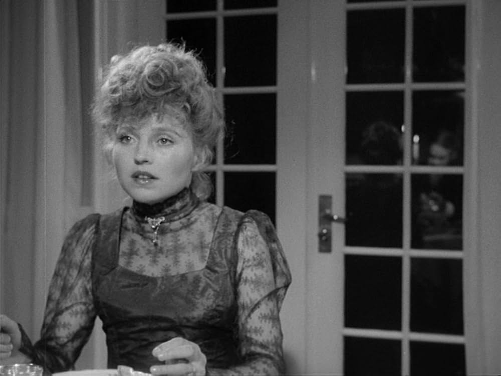 エフィ・ブリーストの画像