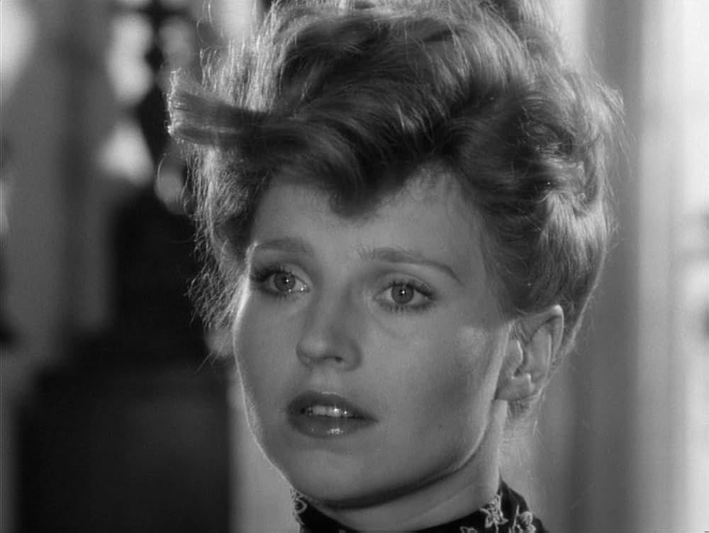 エフィ・ブリーストの画像