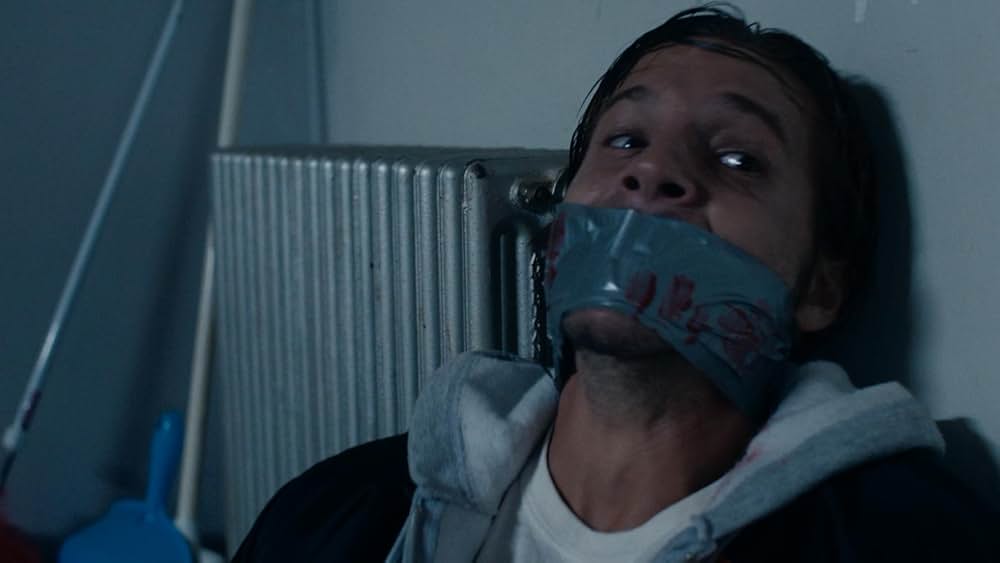 凍える夜に、盲目の殺し屋トポの画像