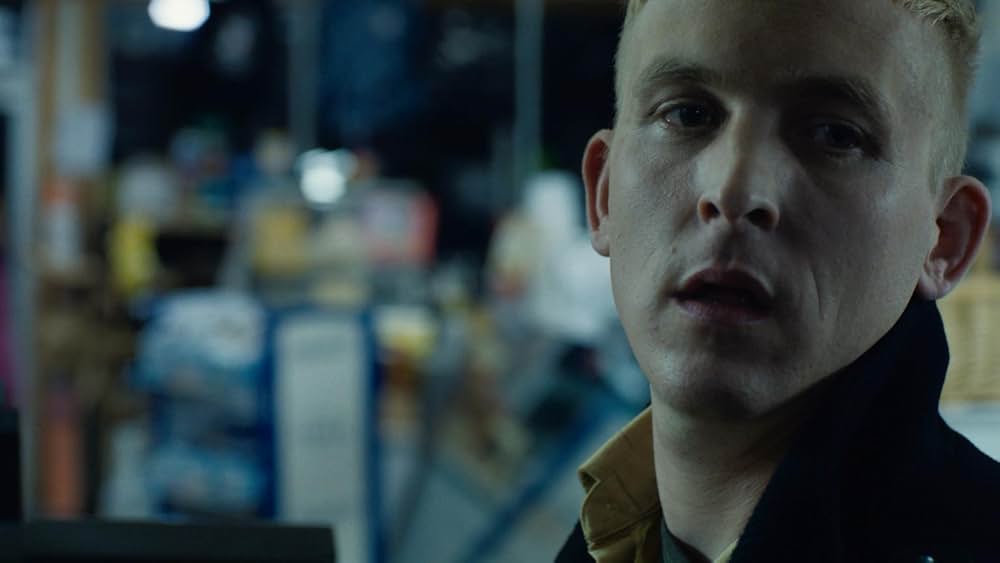 凍える夜に、盲目の殺し屋トポの画像