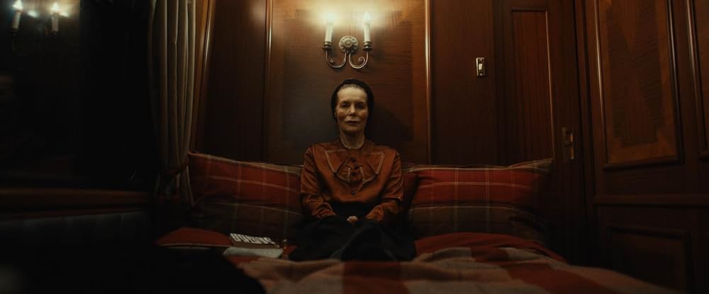 She Will（原題）の画像