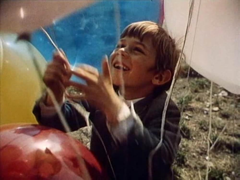 赤い風船の画像