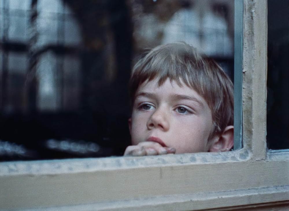 赤い風船の画像