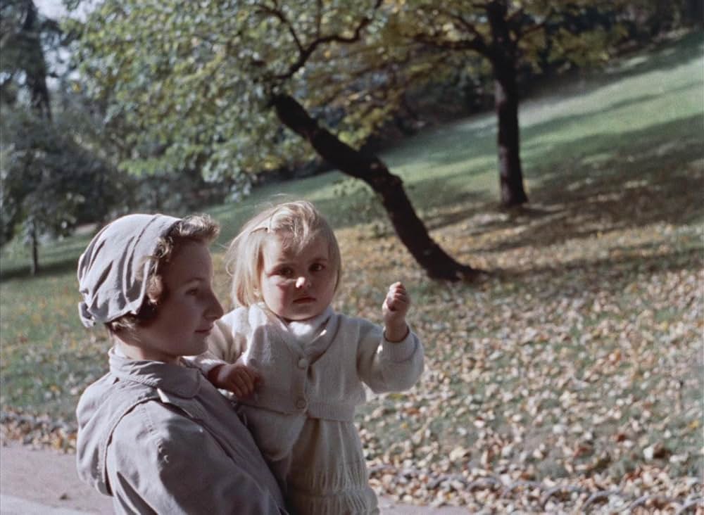 赤い風船の画像