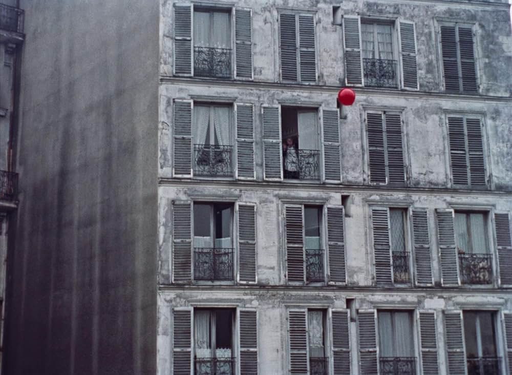 赤い風船の画像