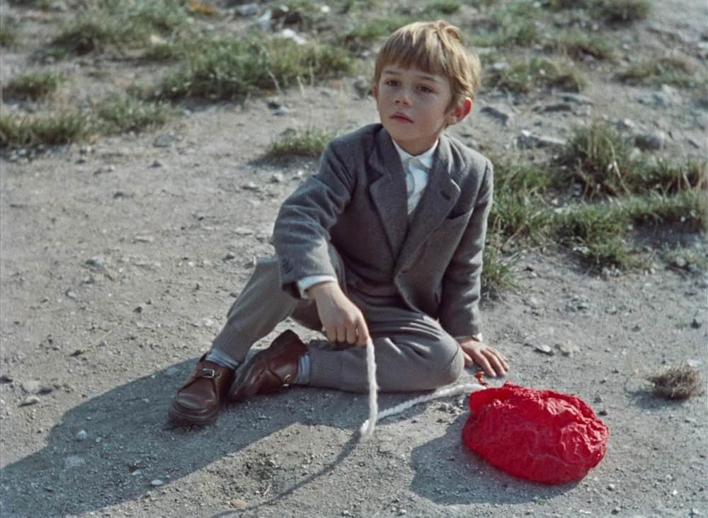 赤い風船の画像