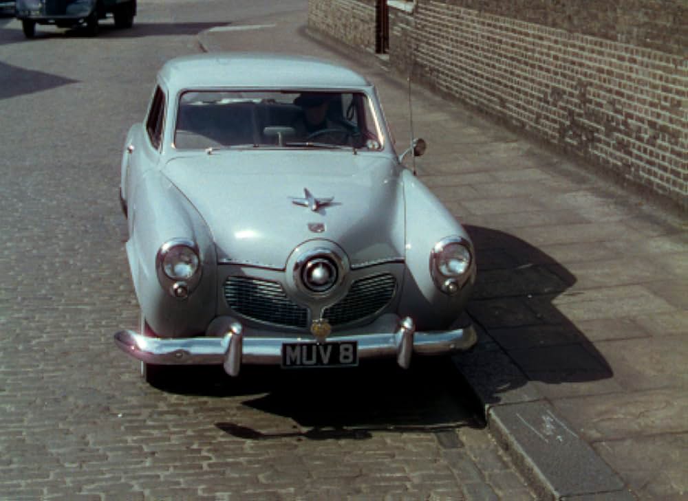 マダムと泥棒の画像