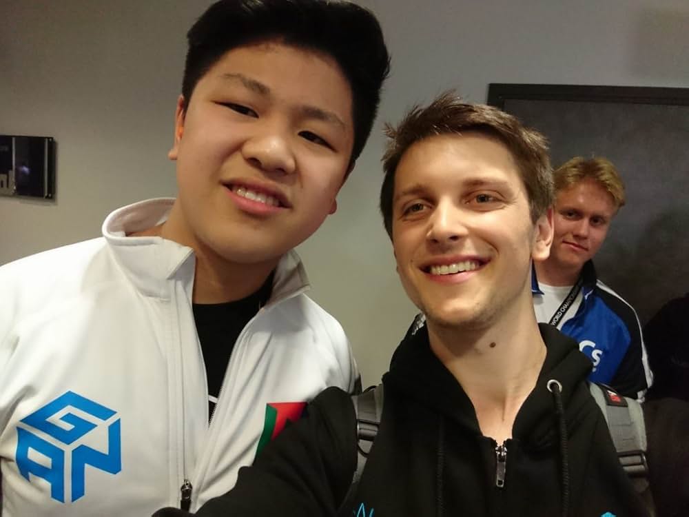 スピードキューバーズ: 世界を見据えての画像