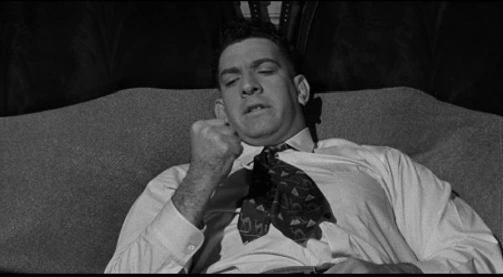 殴られる男の画像