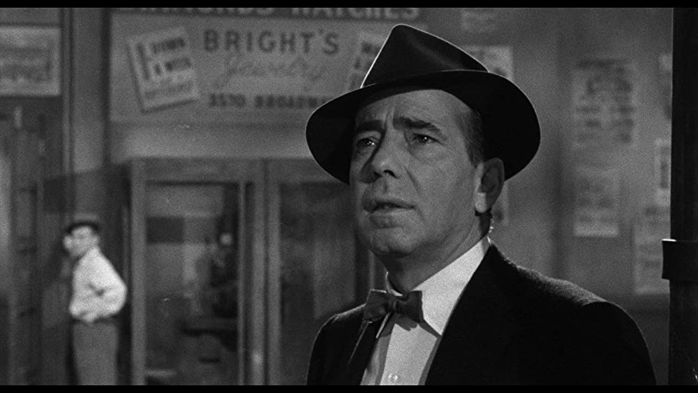 殴られる男の画像