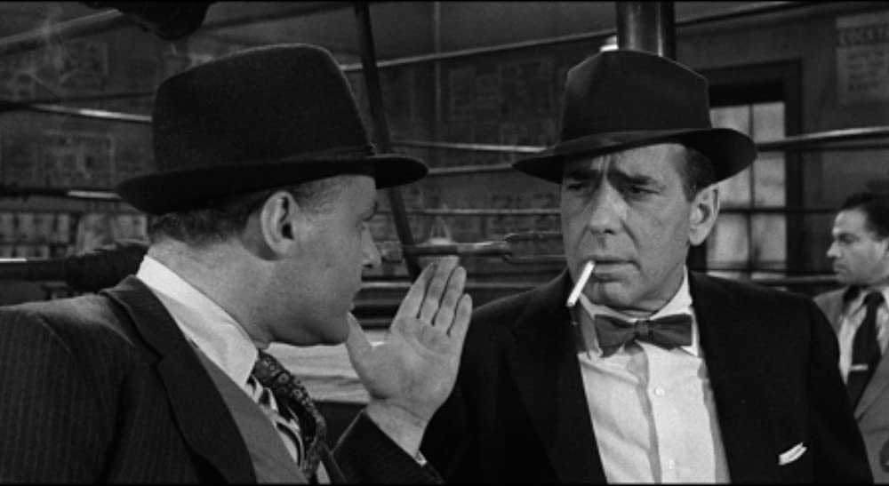 殴られる男の画像