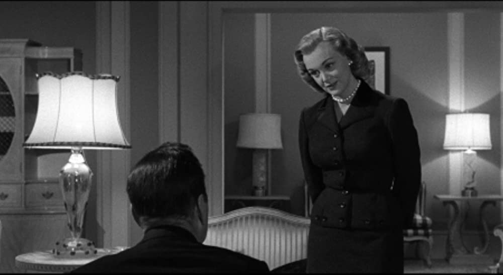 殴られる男の画像