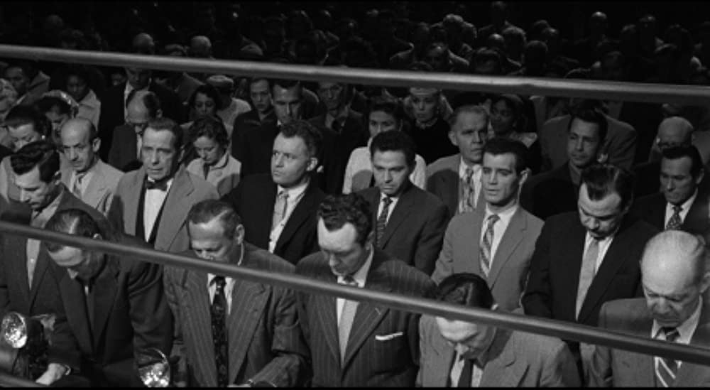 殴られる男の画像