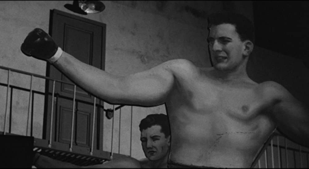 殴られる男の画像