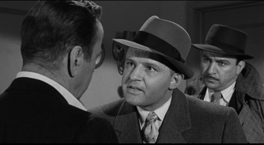 殴られる男の画像