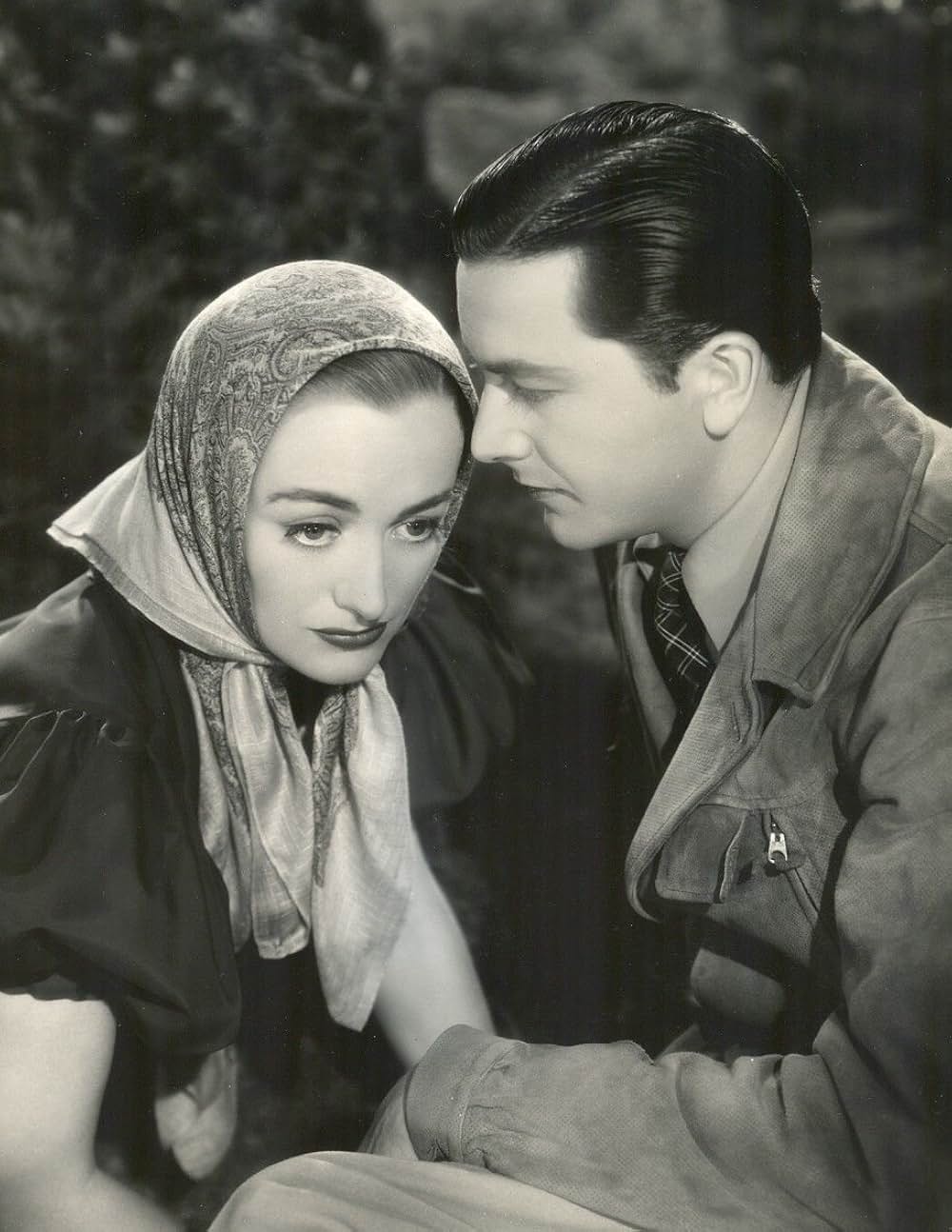 花嫁は紅衣装の画像