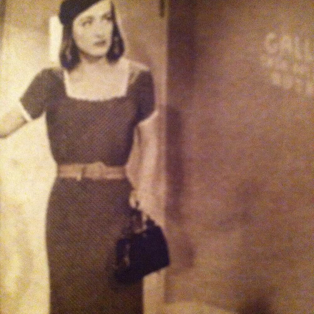 花嫁は紅衣装の画像