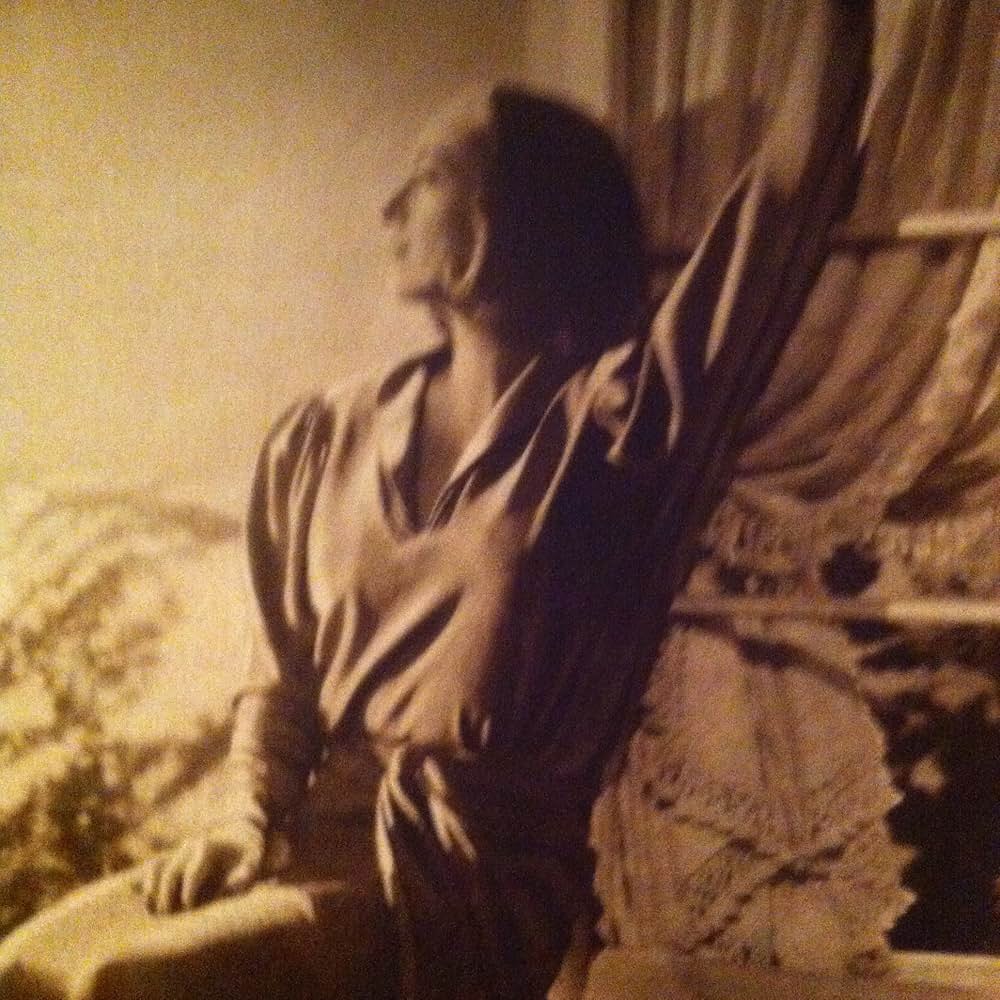 花嫁は紅衣装の画像