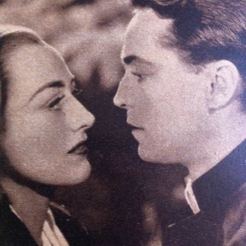 花嫁は紅衣装の画像