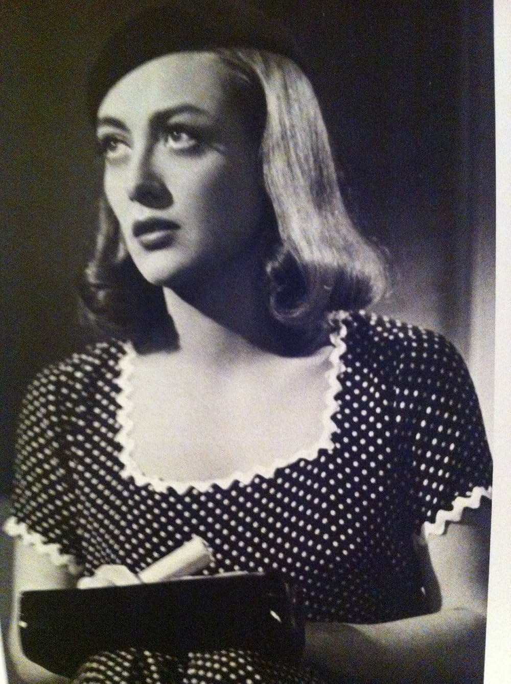 花嫁は紅衣装の画像