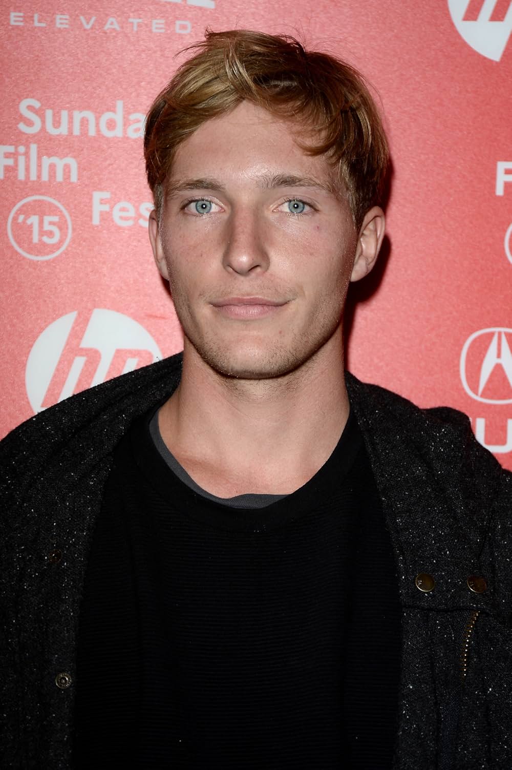 虹蛇と眠る女の画像