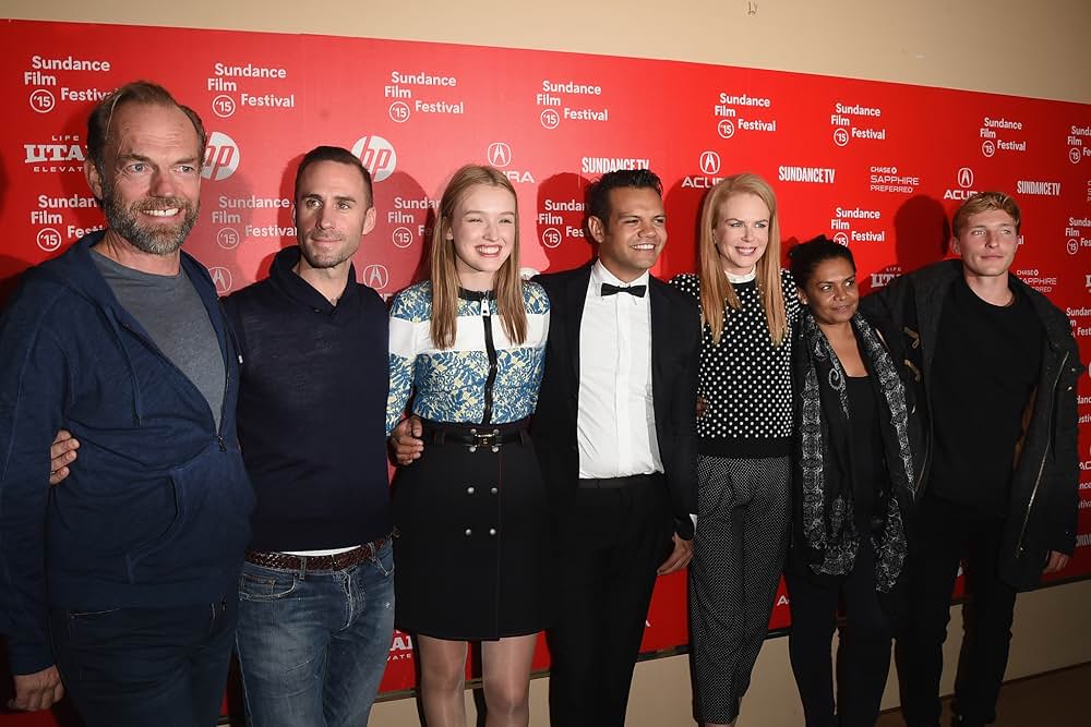 虹蛇と眠る女の画像