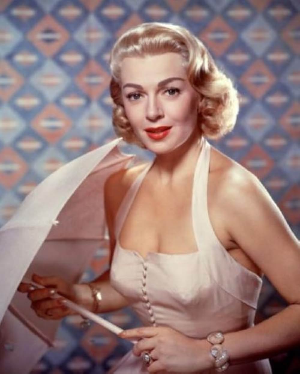 雨のランチプールの画像