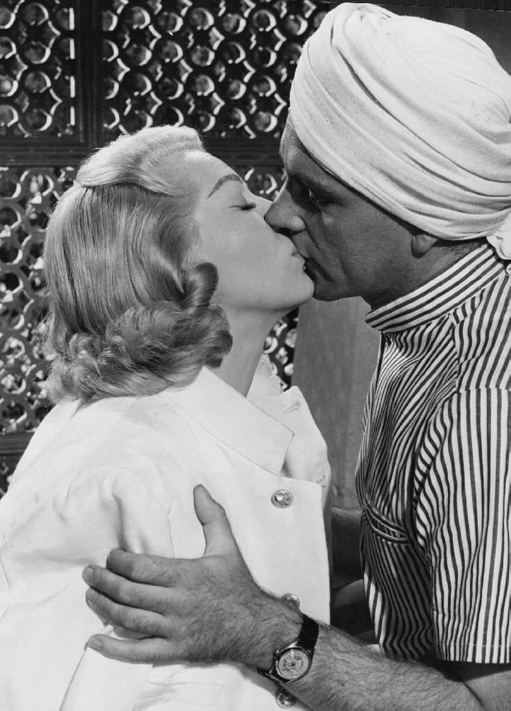 雨のランチプールの画像