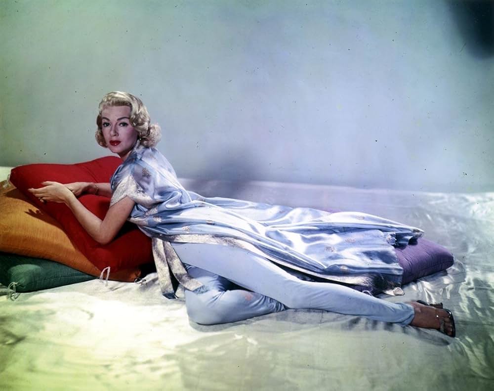 雨のランチプールの画像