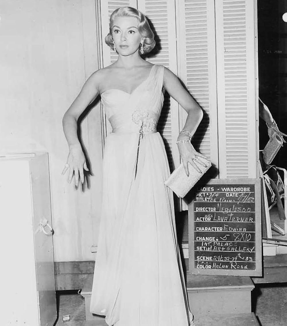 雨のランチプールの画像