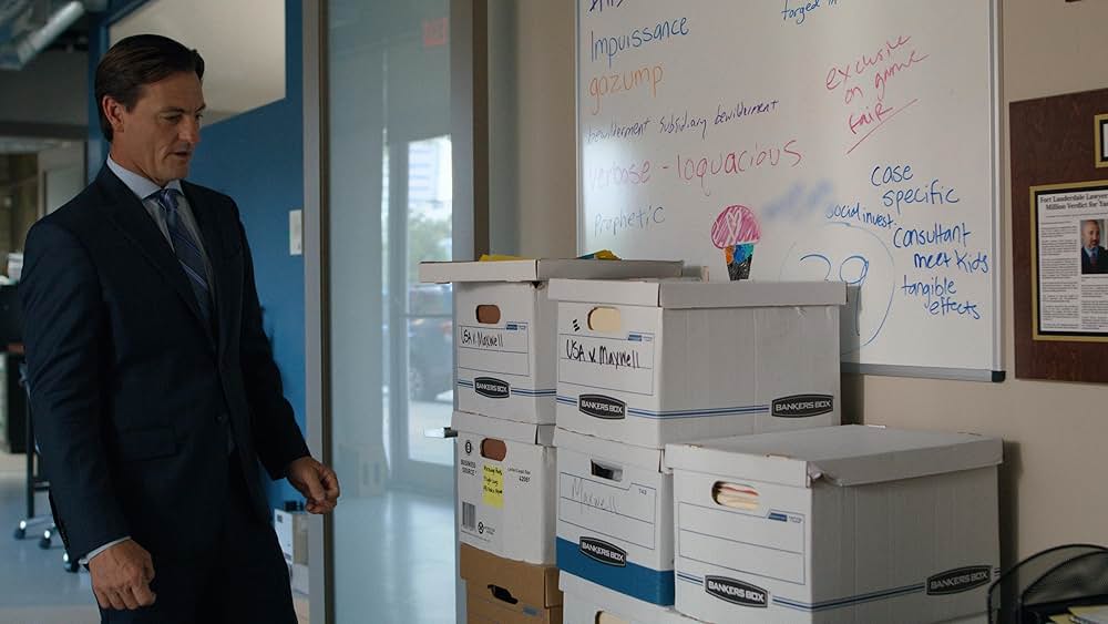 ギレーヌ・マックスウェル：権力と背徳の影での写真