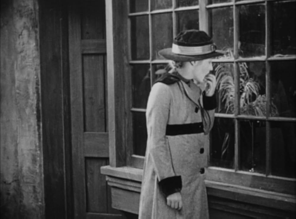 闇に住む女の画像