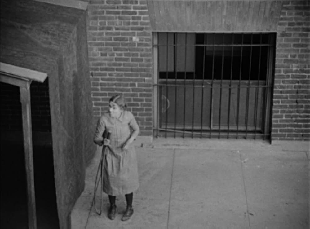 闇に住む女の画像