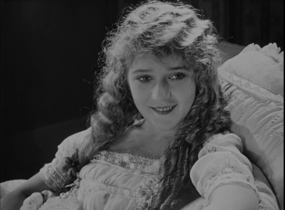 闇に住む女の写真