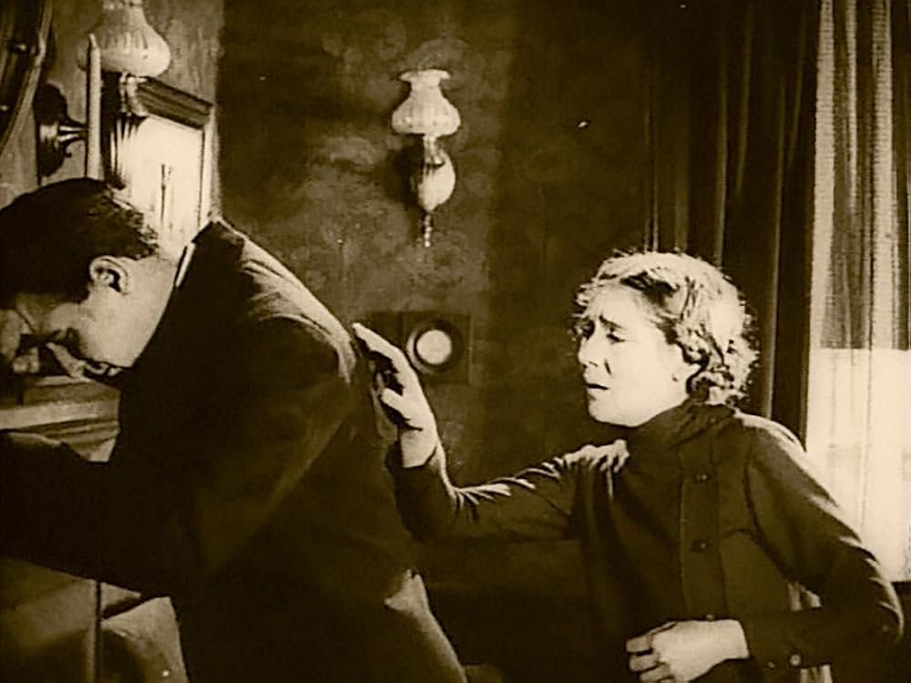 闇に住む女の画像