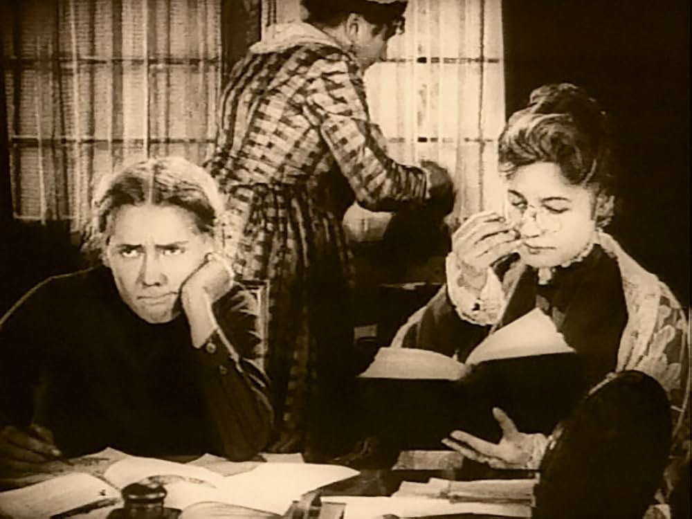 闇に住む女の画像