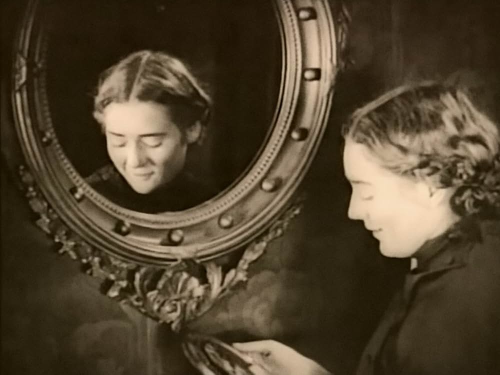 闇に住む女の画像