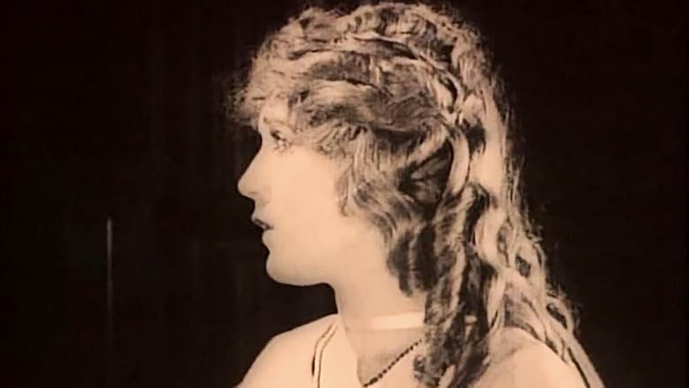 闇に住む女の画像