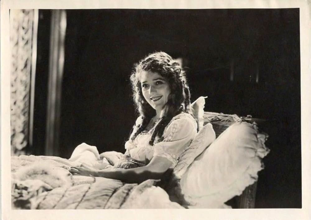 闇に住む女の画像