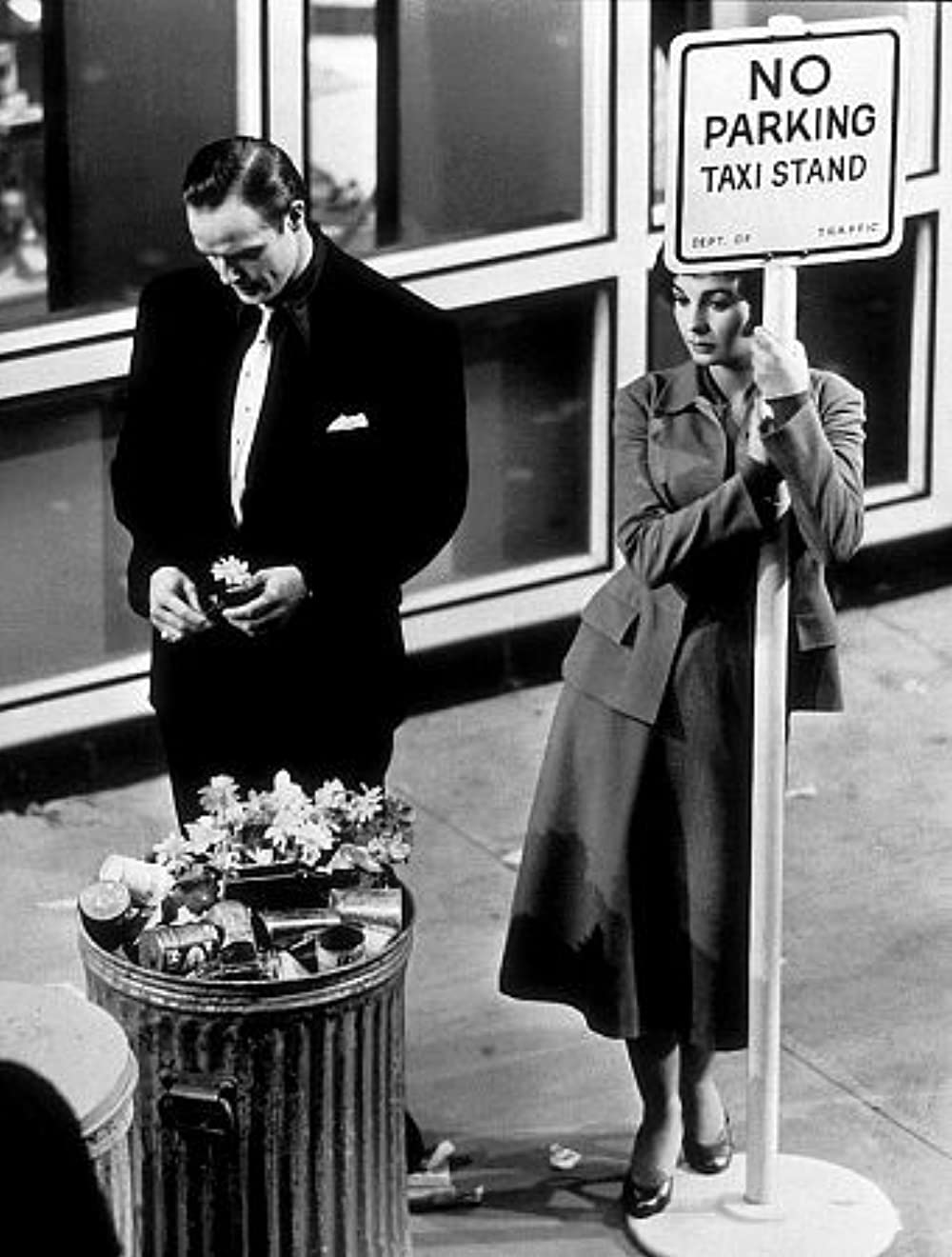 「野郎どもと女たち」マーロン・ブランド & ジーン・シモンズの画像