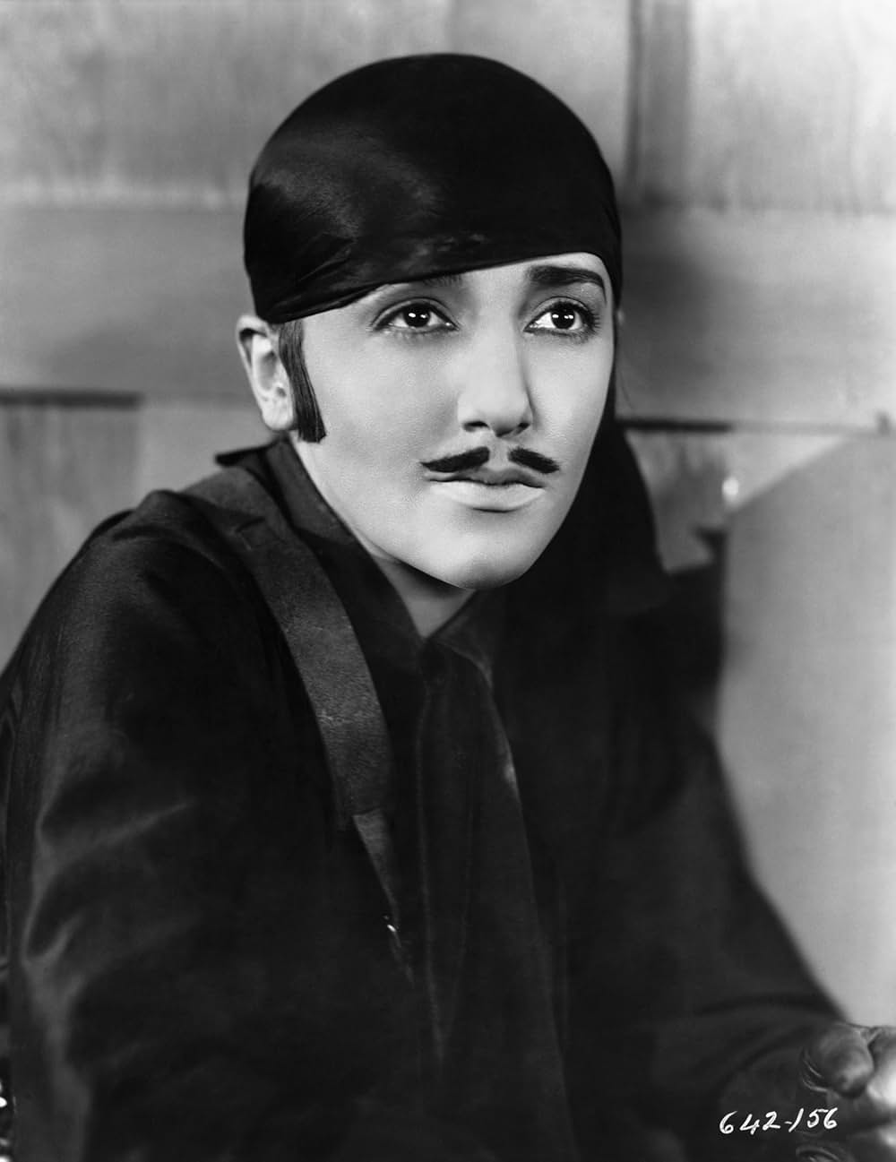 男装女剣客の写真