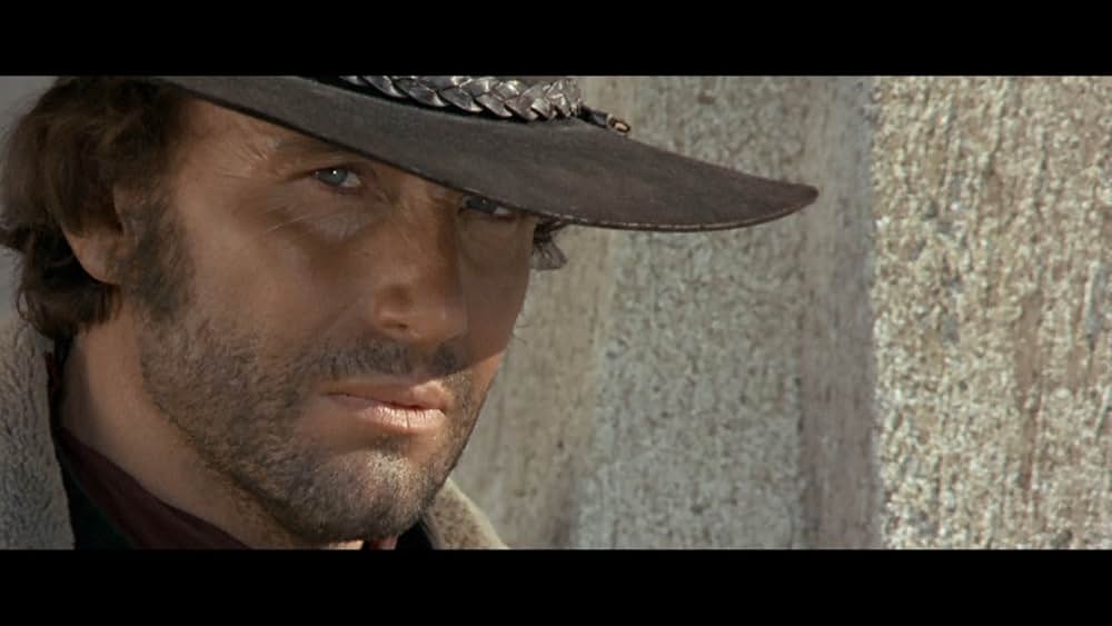 十字架の長い列の写真