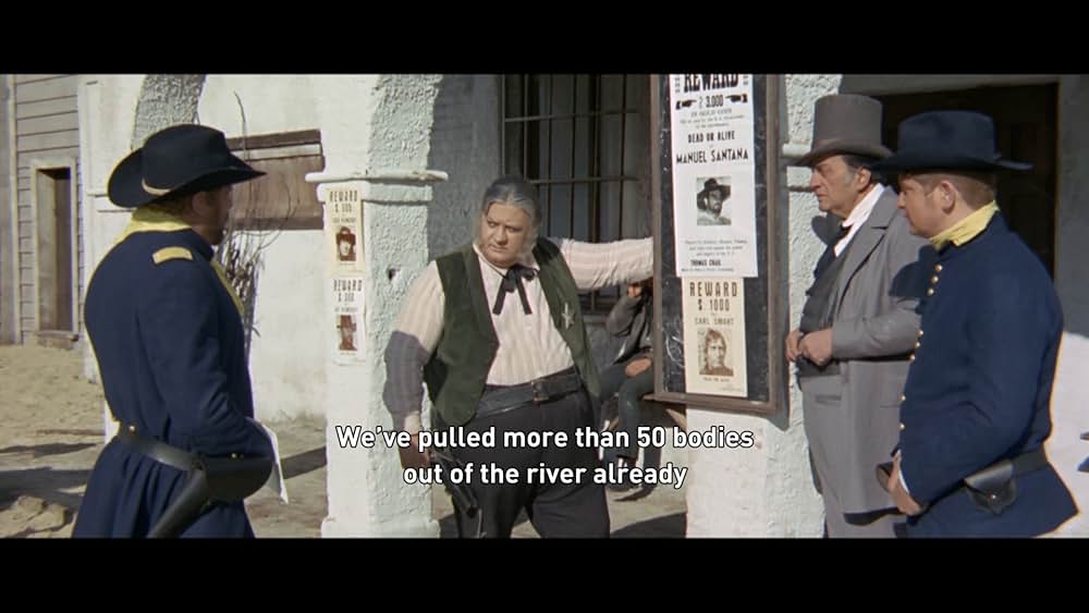 十字架の長い列の画像